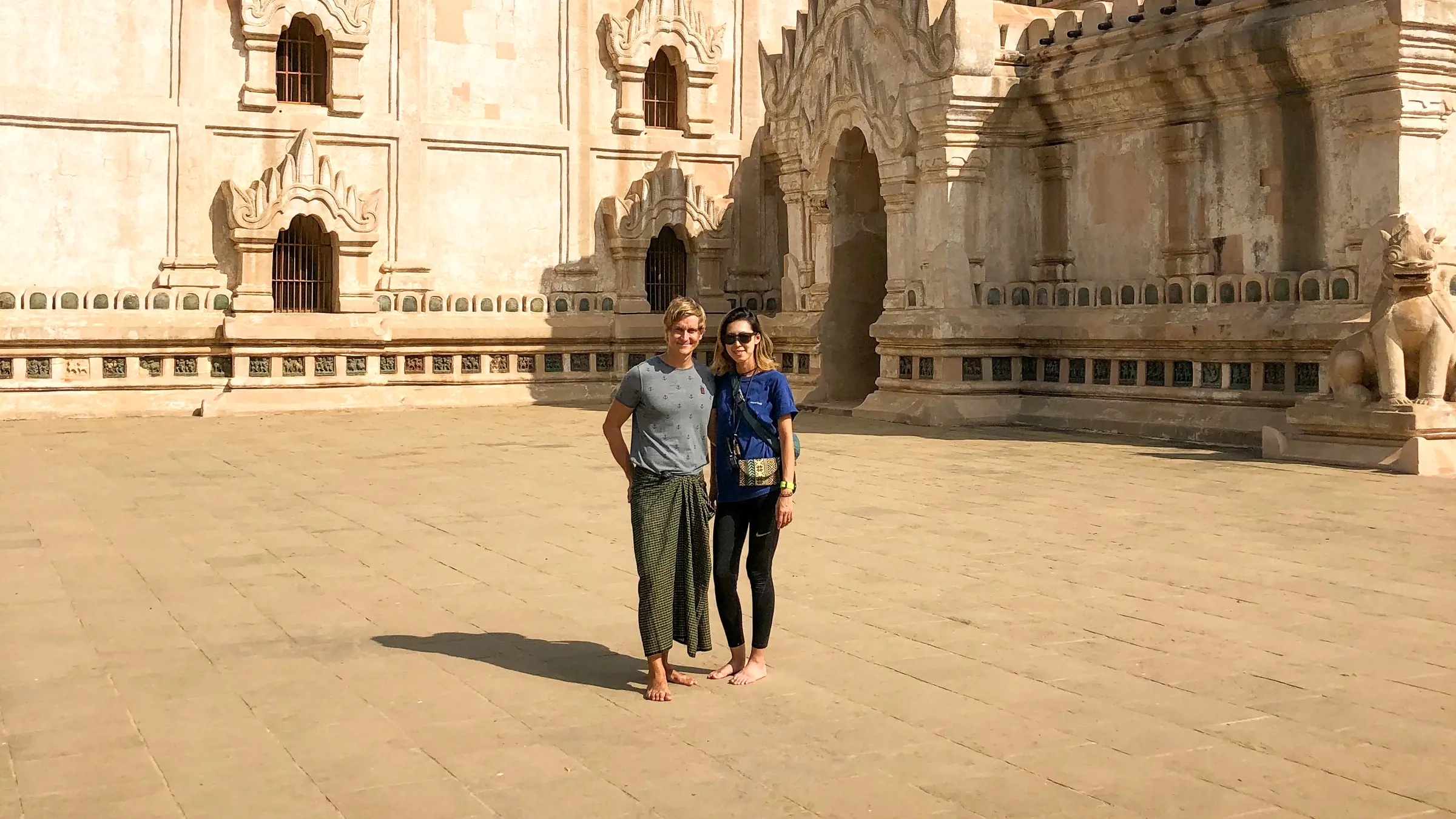Mit seiner Frau unterwegs in Bagan